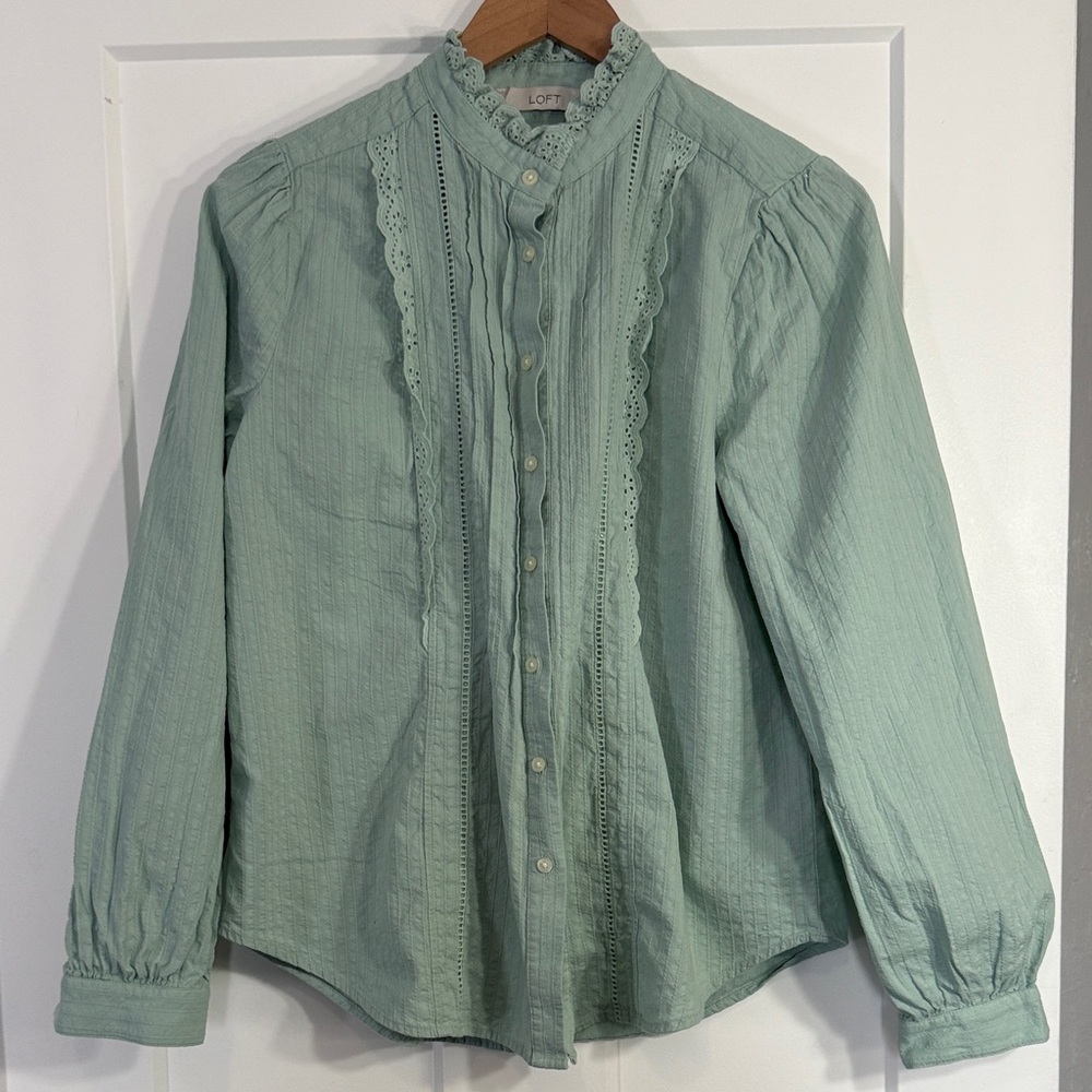 LOFT women’s Mint Button Down Shirt